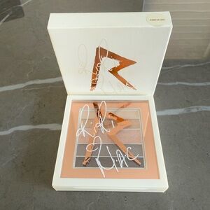 MAC X RIRI: 5 Colour Veluxe Pearlfusion Palette - PHRESH OUT